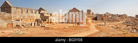 Serjilla est l'une des villes mortes en Syrie. Deux étages de taverne. Unique parmi les ruines byzantines / Romain et soudainement abandonnée. Banque D'Images