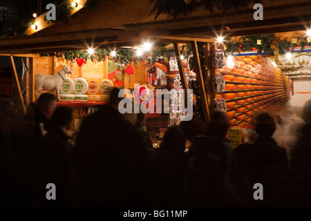 Royaume-uni, Angleterre, Manchester, Albert Square, Brazennose Street Market, fromages hollandais stall Banque D'Images