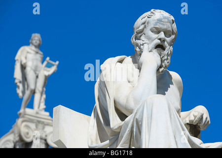 Des statues de Socrate et Apollo hors Académie d'Athènes, Athènes, Grèce, Europe Banque D'Images
