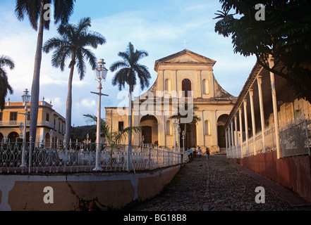 L'église Parroquial Mayor de la Santisima Trinidad sur la Plaza Mayor, Trinidad, Sancti Spiritus, Cuba, Antilles Banque D'Images