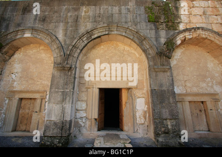 L'entrée de la grotte des cercueils dans Beth shéarim Banque D'Images