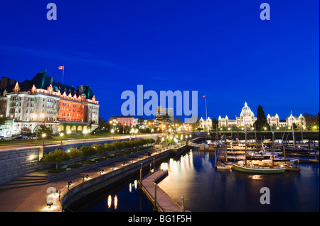 Hôtel Fairmont Empress et le Parlement, le port intérieur de la Baie James, Victoria, île de Vancouver, Colombie-Britannique, Canada Banque D'Images