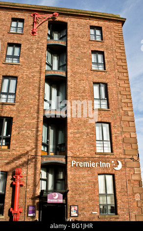 Premier Inn, Albert Dock, Liverpool, Royaume-Uni. ( Un ancien entrepôt victorien rénové bâtiment classé grade 1 et ) Banque D'Images