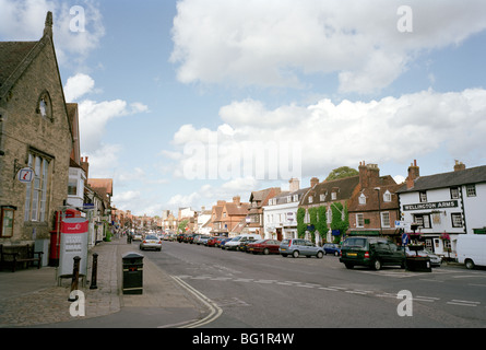 High Street Marlborough de Marlborough dans le Wiltshire en Angleterre en Grande-Bretagne au Royaume-Uni Royaume-Uni. Ville de marché Histoire Culture Banque D'Images