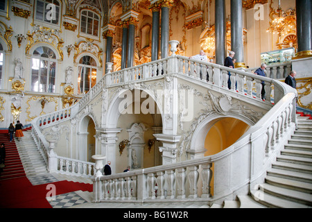 L'escalier principal au Palais d'hiver. Saint-pétersbourg, Russie, Europe Banque D'Images