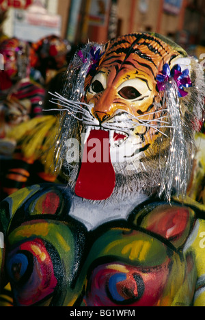 Pulikkali dancers performing au cours de l'Onam Festival à Kerala, Inde Banque D'Images