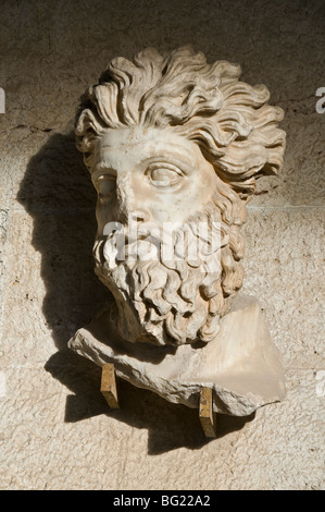 La tête d'un triton, environ 150 AD, de l'odéon d'Agrippa, musée de l'Agora, le centre d'Athènes, Grèce. Banque D'Images