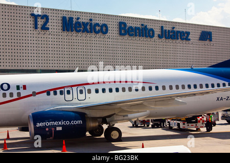 Aeromexico Boeing 737-752 de l'aéroport international Benito Juarez de Mexico Banque D'Images