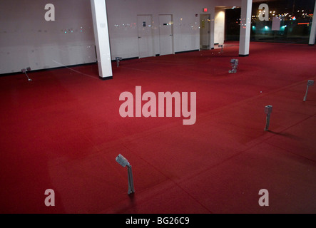 Un poste vacant avant un magasin de détail dans un centre commercial. Banque D'Images