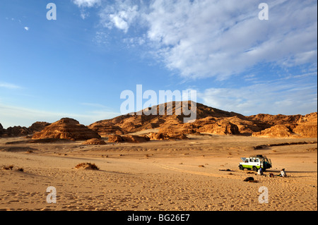 4x4 Landcruiser dans les sables du désert de Wadi Meghesa, South Sinai, Egypt Banque D'Images