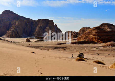 Sables du désert et les montagnes du Sinaï du Sud, Égypte, Wadi pininsula Meghesa Banque D'Images