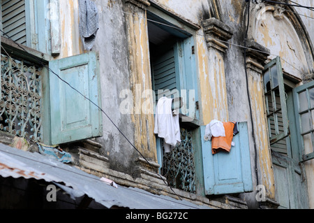 Fenêtres anciennes en Ndia Kuu, Vieille Ville, Mombasa, Kenya Banque D'Images