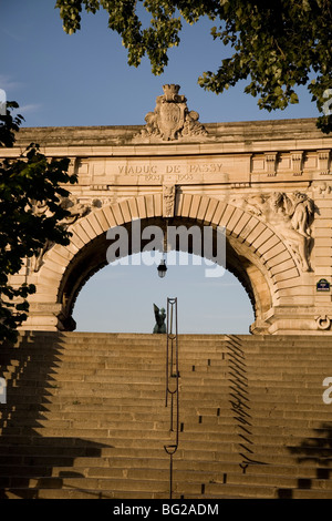 Viaduc de Passy ; Pont Bir Hakeim ; Ile de Cygnes ; Paris ; France ; Europe Banque D'Images