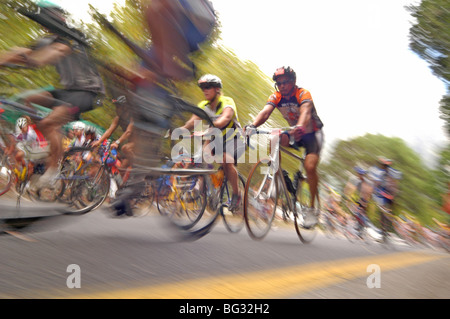 Les participants à l'Argus Pick & Pay cycle tour , Le Cap, la plus grande tour chronométré dans le monde avec plus de 30000 entrées. Banque D'Images