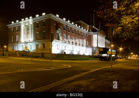 La nuit de l'hôtel de ville de Chesterfield Derbyshire East Midlands, Angleterre Banque D'Images