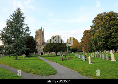 St James Church Avebury Wiltshire, Angleterre Banque D'Images