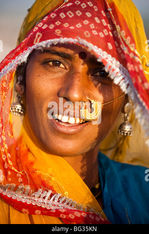 Femme Rajput de l'Inde Pushkar Fair à chameau Banque D'Images