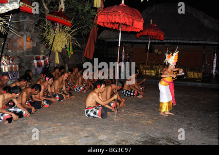 Kecak Fire Dance traditionnelle près de Sanur, Bali, Indonésie Banque D'Images