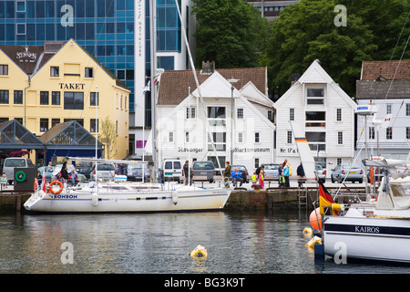 Bateaux dans le port, de la ville de Stavanger, Ragoland District, Norway, Scandinavia, Europe Banque D'Images