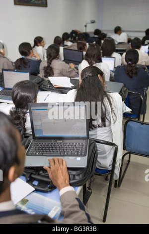 Classe de l'Institut d'études de gestion de Ramaiah, Bangaluru (Bangalore), Karnataka, Inde, Asie Banque D'Images