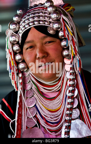 Portrait d'une femme Akha. Banque D'Images