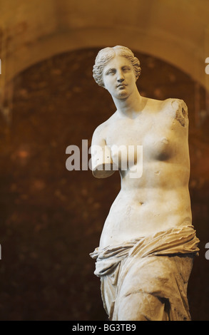 L'Aphrodite de Milo, la Vénus de Milo, 2e siècle avant J.-C., Musée du Louvre, Paris, France Banque D'Images