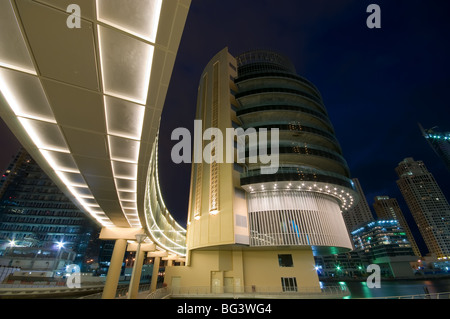 Tour gastronomique dans la Marina de Dubaï, Émirats arabes unis Banque D'Images