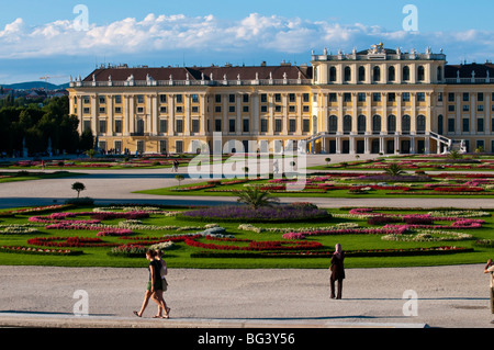 Gartenanlage Schloss Schönbrunn, Wien, Österreich | Palace Gardens, le château de Schönbrunn, Vienne, Autriche Banque D'Images