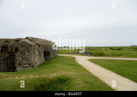 Bunker de l'artillerie allemande à la Pointe du Hoc agressées par des Rangers américains sur d jour 6 juin 1944 par escalade la falaise Banque D'Images