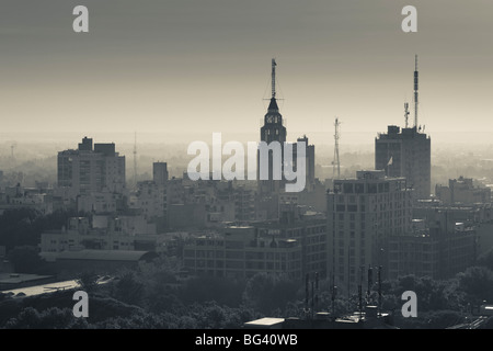 L'Argentine, la Province de Mendoza, Mendoza, vue aérienne du centre-ville, matin Banque D'Images