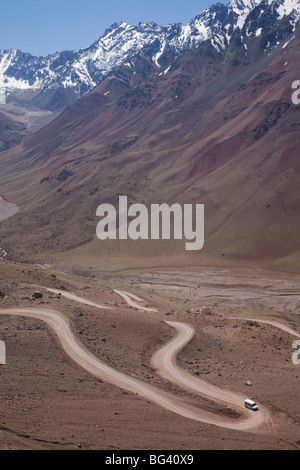 L'Argentine, la Province de Mendoza, Las Cuevas, route de Christo Redentor statue par Cerro Aconcagua, el. 6962 mètres Banque D'Images