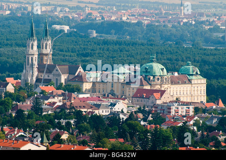 Blick auf Stift Klosterneuburg, Wien, Österreich | Vue sur l'abbaye de Klosterneuburg, Vienne, Autriche Banque D'Images