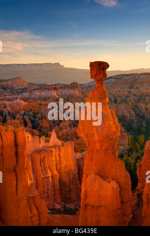 USA, Utah, le Parc National de Bryce Canyon, Thors Hammer près de Sunset Point Banque D'Images