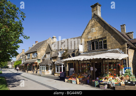 L'Angleterre, Worcestershire, Cotswolds, Broadway, Boutiques Banque D'Images