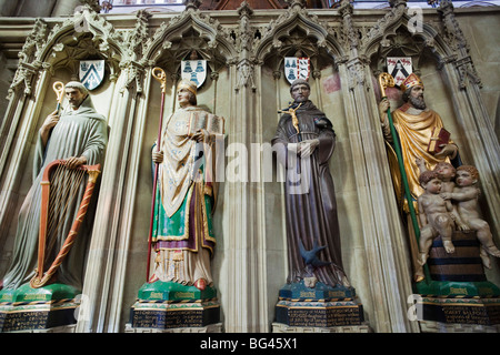 L'Angleterre, la cathédrale de Salisbury, Wiltshire, statues de saints Banque D'Images