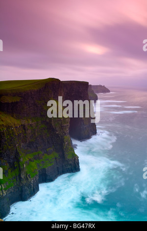 Les falaises de Moher, comté de Clare, Irlande Banque D'Images