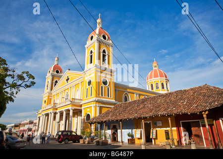 Le Nicaragua, Grenade, parc Colon, Park Central, cathédrale de Granada Banque D'Images