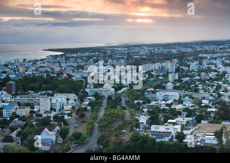 La France, l'île de la réunion, Saint-Denis, ville de La Montaigne, sunrise Banque D'Images