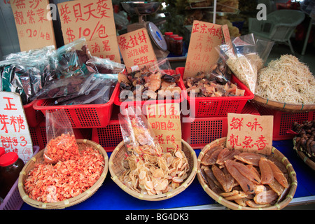 Pour la vente du poisson séché, village de pêcheurs Tai O, Hong Kong, Chine, Asie Banque D'Images