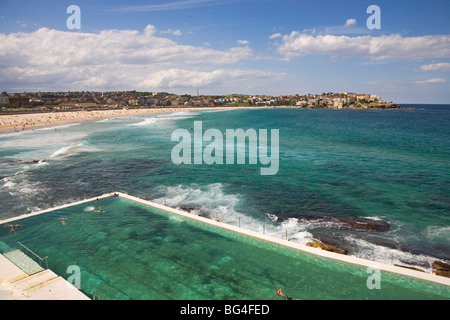 Vue sur la piscine à l'Icebergs de Bondi Beach et bondi dans la banlieue est, Bondi, Sydney, New South Wales, Australia Banque D'Images