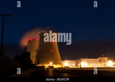 Nuit coup de centrale nucléaire,Belleville-Sur-Loire, Cher, France. Banque D'Images