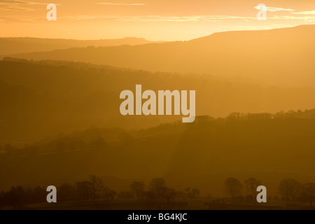 La vue de Embsay Moor, dans le Yorkshire du Nord, à l'égard Ilkley Moor dans la distance Banque D'Images