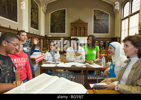 Mix It Up jour favorise la diversité à l'école secondaire Banque D'Images