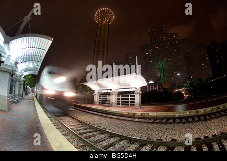 DART Rail System, voir Fisheye, centre-ville de Dallas, Dallas, Texas, USA Banque D'Images