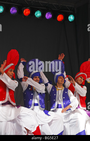 Bhangra, danse folklorique Punjabi Banque D'Images