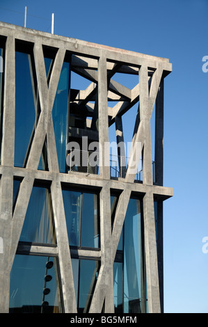 Coin détail de cadre en béton structure du Pavillon Noir, Centre National de chorégraphie, par Rudy Ricciotti, Aix en Provence, Provence, France Banque D'Images