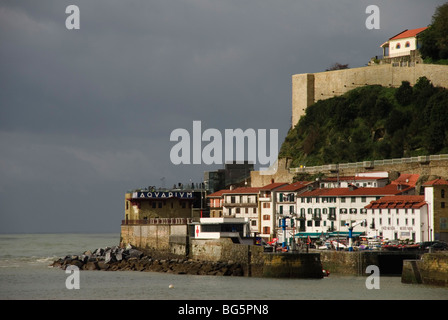 Partie de Mont Urgull et l'Aquarium, à San Sebastian, au Pays Basque Banque D'Images