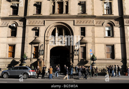 Le Dakota Building sur le côté ouest de Central Park à New York, où John Lennon a vécu jusqu'à sa mort en 1980 Banque D'Images