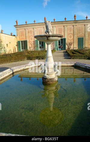 Le Singe Fontaine et jardin de roses dans le jardin de Boboli à Florence, Toscane, Italie Banque D'Images