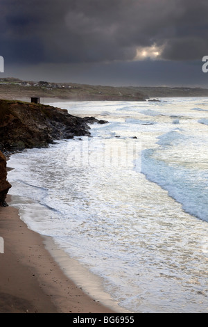 Gwithian beach dans une tempête de Godrevy, Cornwall Banque D'Images